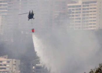 Ecuador: apagan incendios que pusieron en alerta a Quito