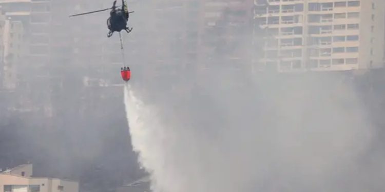 Ecuador: apagan incendios que pusieron en alerta a Quito