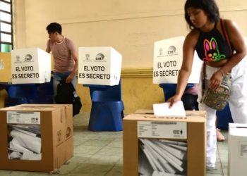 Ecuador cerrará sus fronteras durante elecciones del domingo