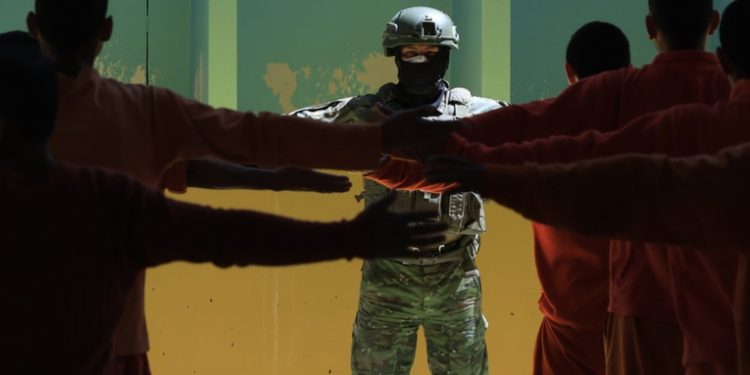 Ecuador crea una base secreta de perfiles genéticos de reos