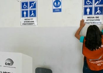Ecuador culmina escrutinio de referéndum