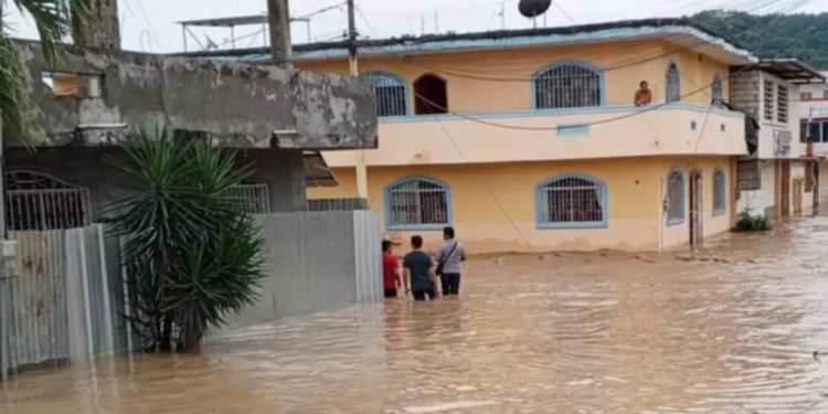 Ecuador declara emergencia en 6 provincias por lluvias