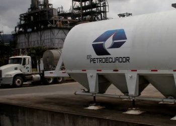 Ecuador: incendio consume parte de mayor refinería petrolera