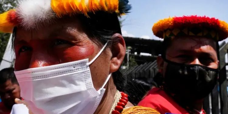 Ecuador reconoce territorio ancestral a indígenas amazónicos