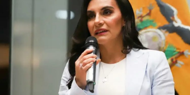 Ecuador: vicepresidenta acusa a Noboa de violencia política