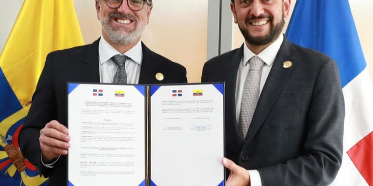 Ecuador y República Dominicana firman memorando para iniciar negociaciones de un acuerdo comercial