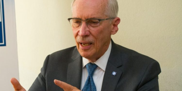 Edmond Mulet enfrenta medida judicial por disputa de propiedad intelectual