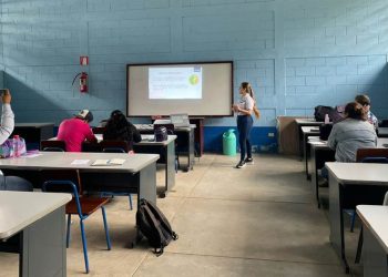 Educación contratará tutores para suplir clases perdidas por la huelga magisterial