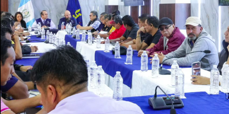 Educación mantiene cuatro mesas de diálogo con el magisterio, incluido nuevo pacto colectivo