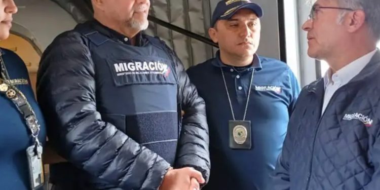 EE.UU. deporta a Colombia al exparamilitar Salvatore Mancuso