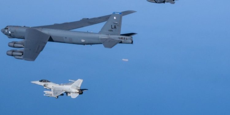 EE.UU. desplegará un bombardero con capacidad nuclear para ejercicios conjuntos con Corea del Sur