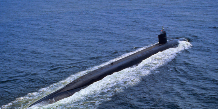 EE.UU. despliega un submarino nuclear en Oriente Medio