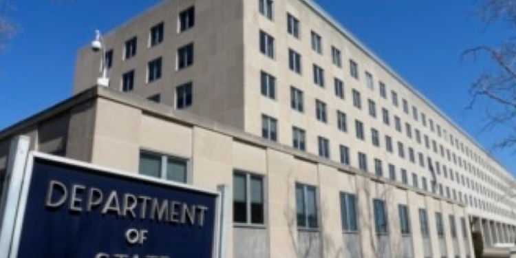 EE. UU. expulsará a 12 diplomáticos rusos