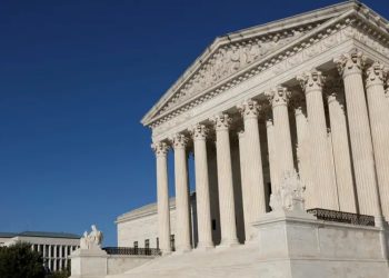 EE.UU. levantan bloqueo a despidos masivos de funcionarios