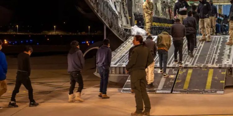 EE.UU. negocia con El Salvador recepción de migrantes: CBS