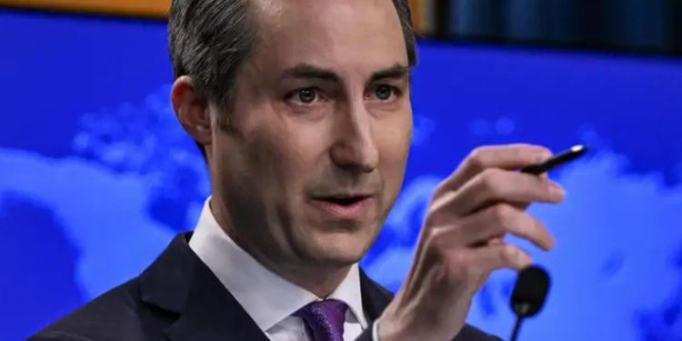 EE.UU. pide diálogo en Venezuela y una transición pacífica