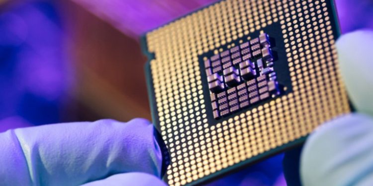 EE.UU. planea limitar aún más las exportaciones de chips de IA a China