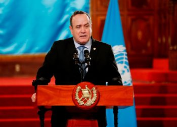 EE. UU. solicita públicamente a Giammattei su apoyo a la transición electoral