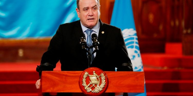 EE. UU. solicita públicamente a Giammattei su apoyo a la transición electoral