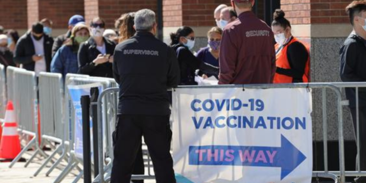 EE.UU. tiene a 100 millones de personas totalmente vacunadas contra el SARS-CoV-2