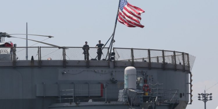 EE.UU. transfiere grandes cantidades de combustible hacia el área cerca de Taiwán