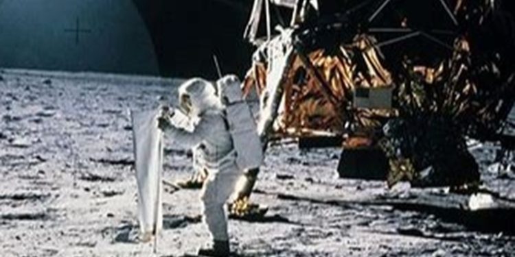 EE.UU. vuelve a la Luna 50 años después