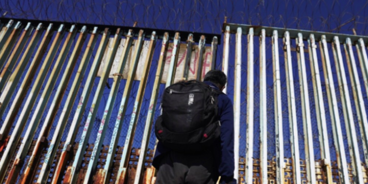 EEUU cubrirá costo de operar centros de procesamiento para migrantes en la región