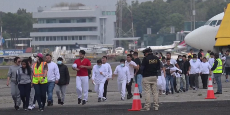 EEUU expulsó a 61 mil guatemaltecos bajo el Título 42