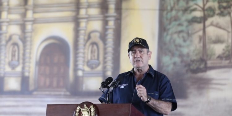 Ejecutivo presentará plan de austeridad de instituciones de gobierno por crisis de precios en el mercado