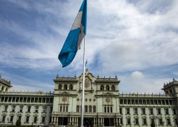 Ejecutivo solicita una asignación extraordinaria de 1,700 millones de quetzales para financiar proyectos regionales