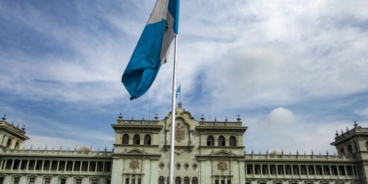 Ejecutivo solicita una asignación extraordinaria de 1,700 millones de quetzales para financiar proyectos regionales