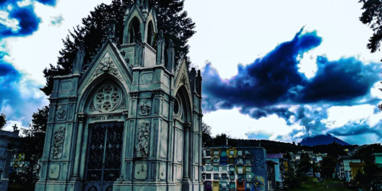 El 31 de octubre y 01 de noviembre, los cementerios permanecerán cerrados a nivel nacional.