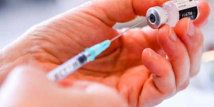 El 80% de pacientes que ingresan a hospitales por COVID-19 no están vacunados
