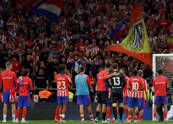 El Atlético de Madrid expulsa a nueve socios por los incidentes del derbi contra el Real Madrid