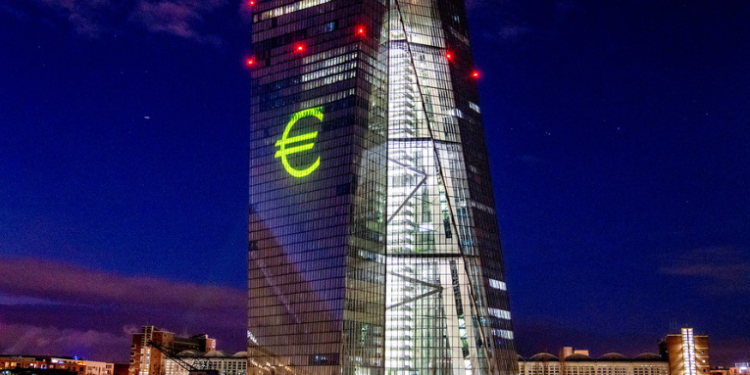 El Banco Central Europeo sube los tipos de interés al 4 %, el nivel máximo desde que nació el euro