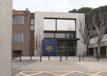 El Barí§a pagó 1,4 millones al ex árbitro Enrí­quez Negreira