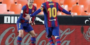 El Barí§a remonta y continua en busca de La Liga