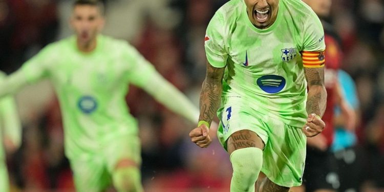 El Barça se oxigena en Son Moix con una goleada