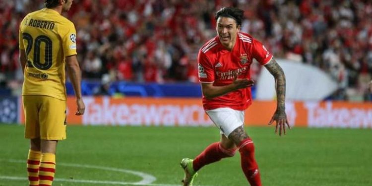 El Benfica hunde al Barí§a en la Champions