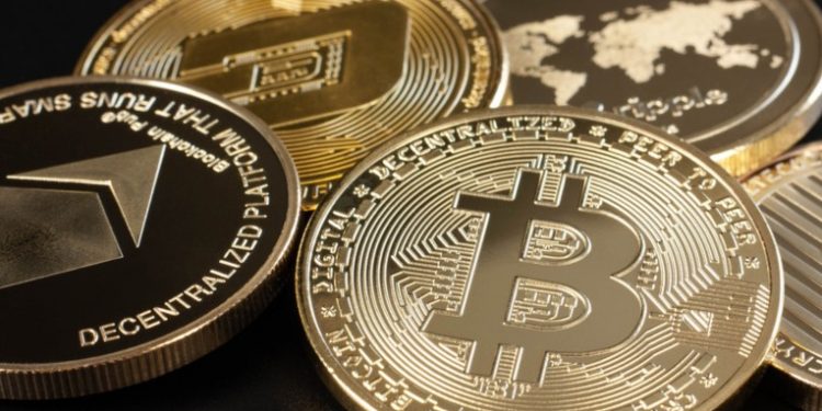 El bitcóin alcanza 'la cruz de la muerte' provocando el desplome de todo el mercado de las criptodivisas