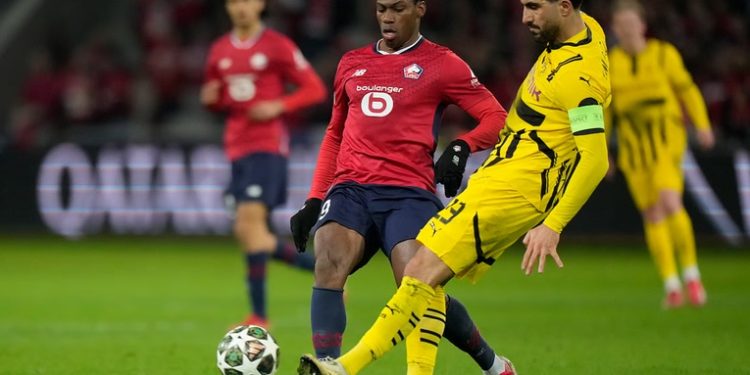 El Borussia Dortmund avanza a los cuartos de final tras vencer al Lille