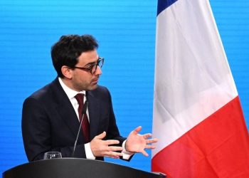 El canciller de Francia niega que haya mercenarios franceses combatiendo en Ucrania