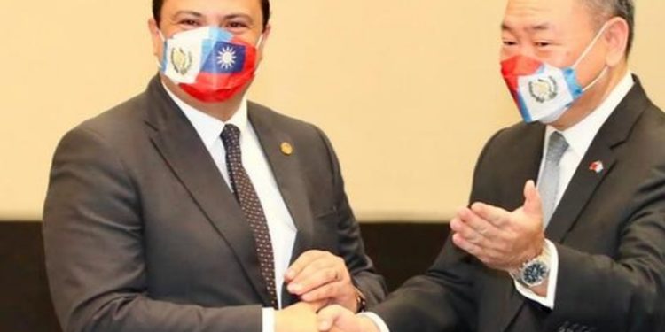 El canciller de Guatemala en Taipei: