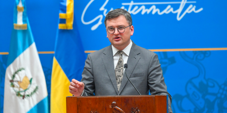 El canciller ucraniano insta a América Latina a apoyar a Kiev en el conflicto con Rusia