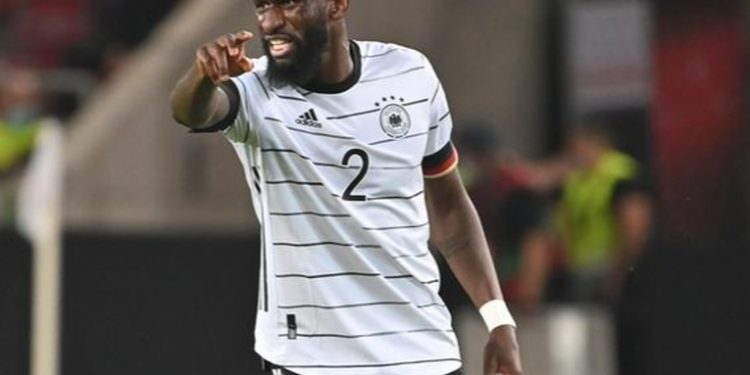 El central alemán Antonio Rí¼diger fue presentado como refuerzo del Real Madrid