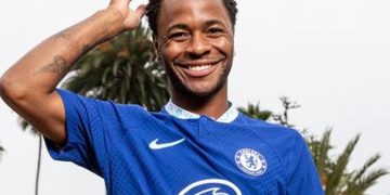 El Chelsea ficha a Raheem Sterling