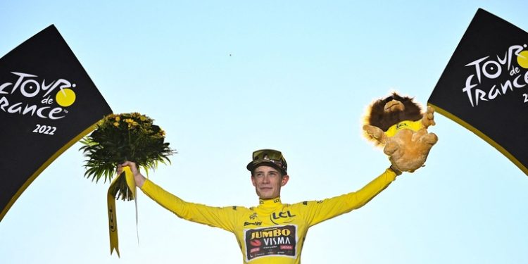 El ciclista danés Jonas Vingegaard se proclama campeón del Tour de Francia