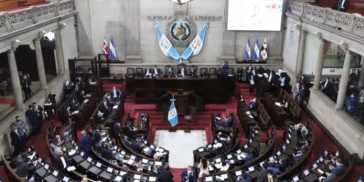 El congreso está listo para juramentar a magistrado titular de la CC