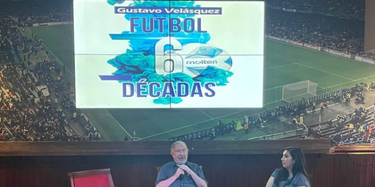 El cronista deportivo Gustavo Velásquez presenta su libro “Fútbol de 6 décadas”