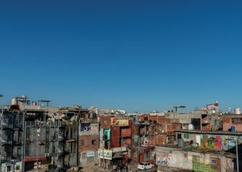 El dramático saldo de la pandemia: la pobreza alcanza al 40,6% de la población en Argentina